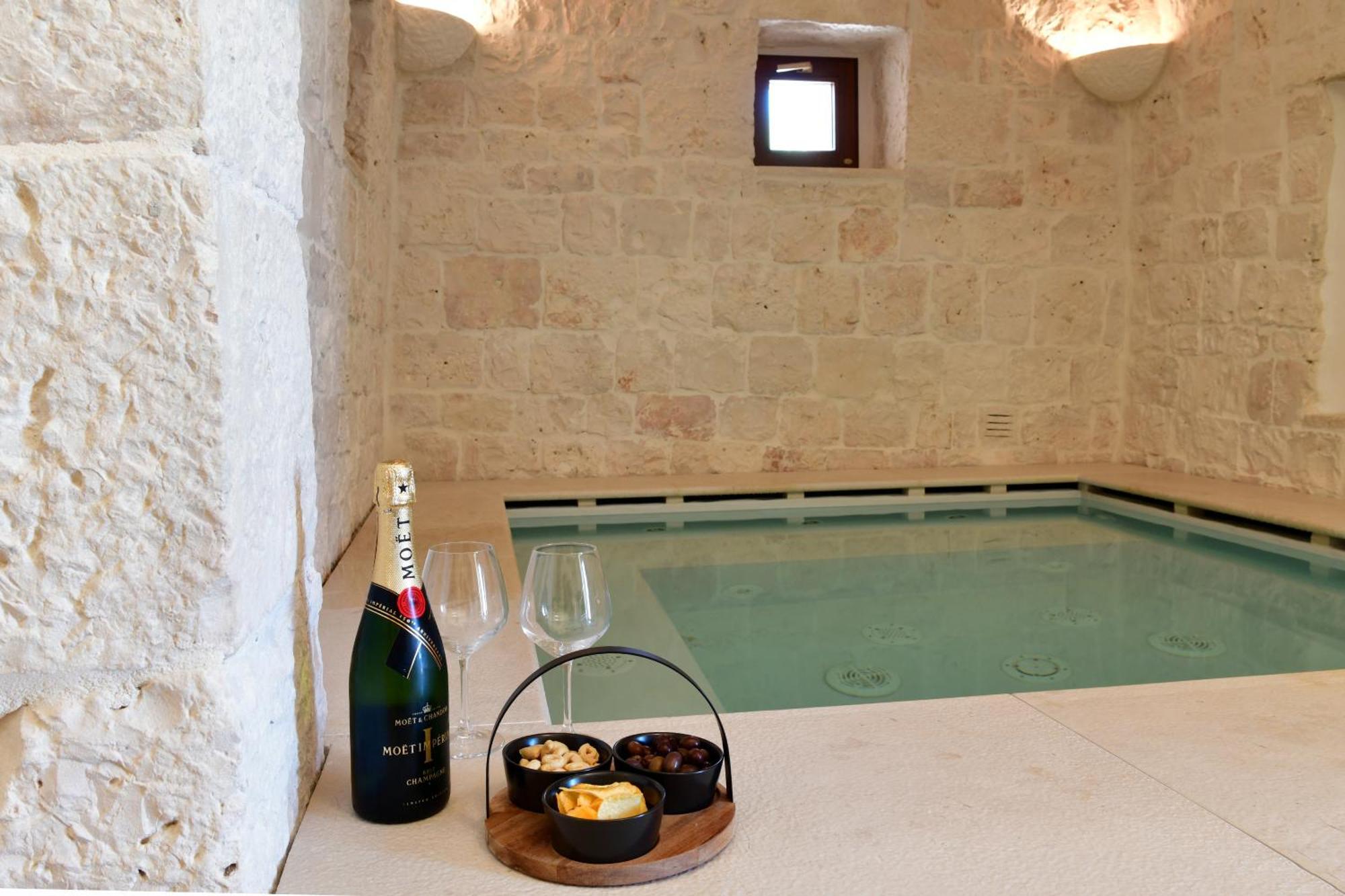 Lamarossa Trulli & Suites Antonelli Ngoại thất bức ảnh