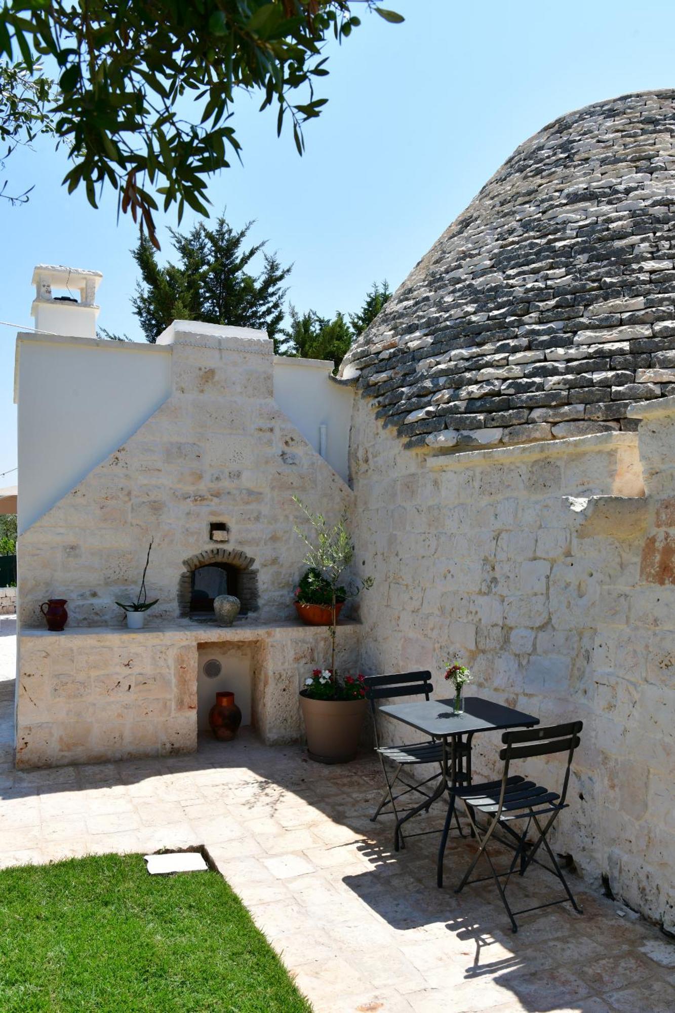 Lamarossa Trulli & Suites Antonelli Ngoại thất bức ảnh